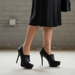 Nine West, Black Leather Shoes, size 7